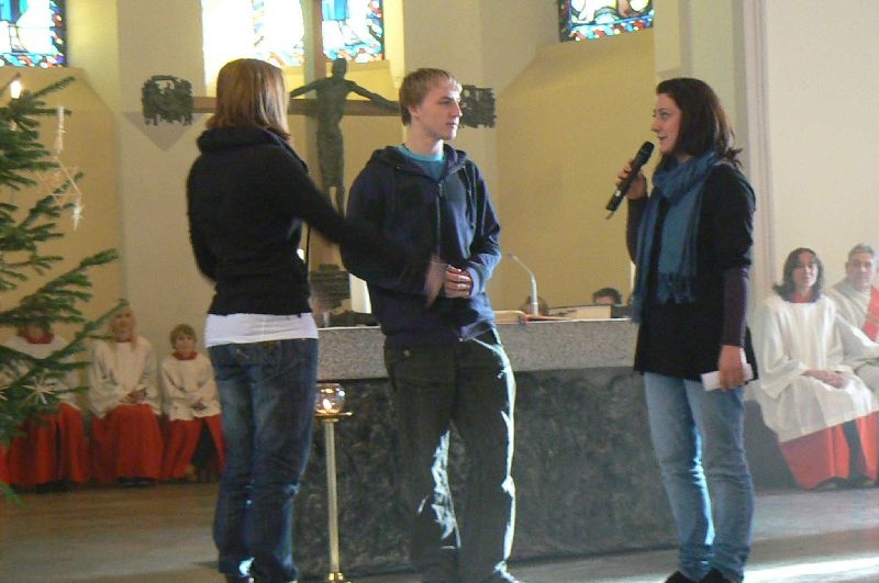 http://alte.seelsorgeeinheit-unterm-bernhardus.de/media/Bettringen/KJG/KjG gestaltet den Gottesdienst am 26.12.2009 in OB/KjG gestaltet GoDi 007.jpg